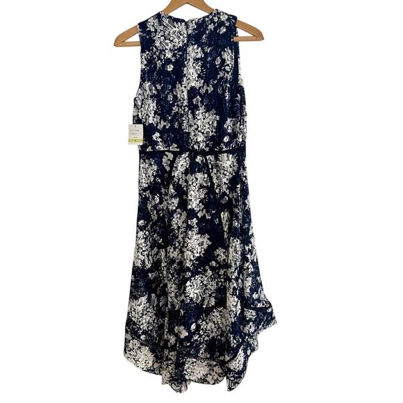 NWT Just Taylor Blue and White Handkerchief Dress Lace V-Neck Sleeveless Size 4 - Picture 3 of 8